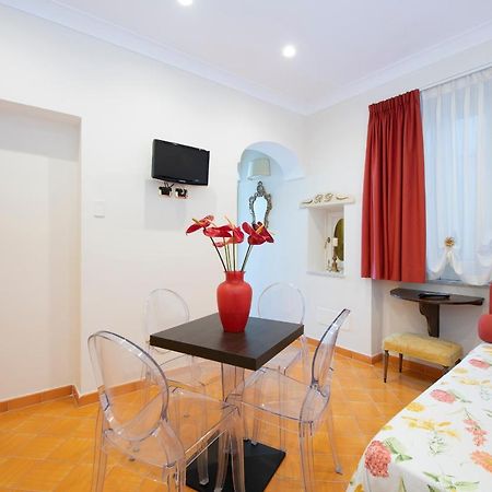 Amalfi Old Square Room & Apartments Екстериор снимка