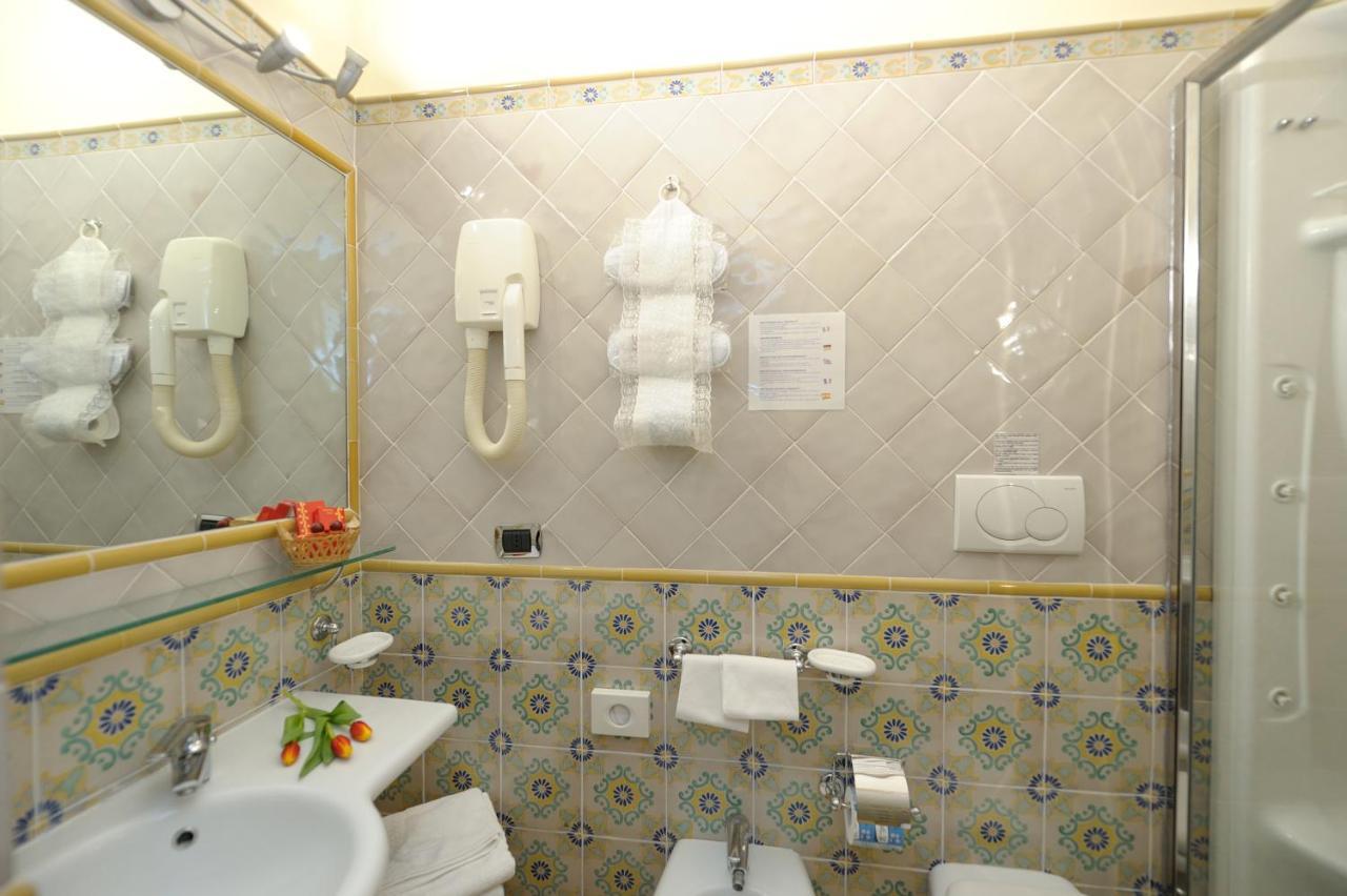 Amalfi Old Square Room & Apartments Екстериор снимка