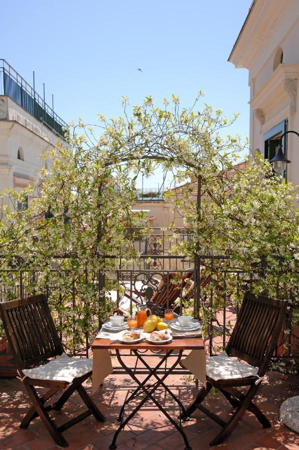 Amalfi Old Square Room & Apartments Екстериор снимка