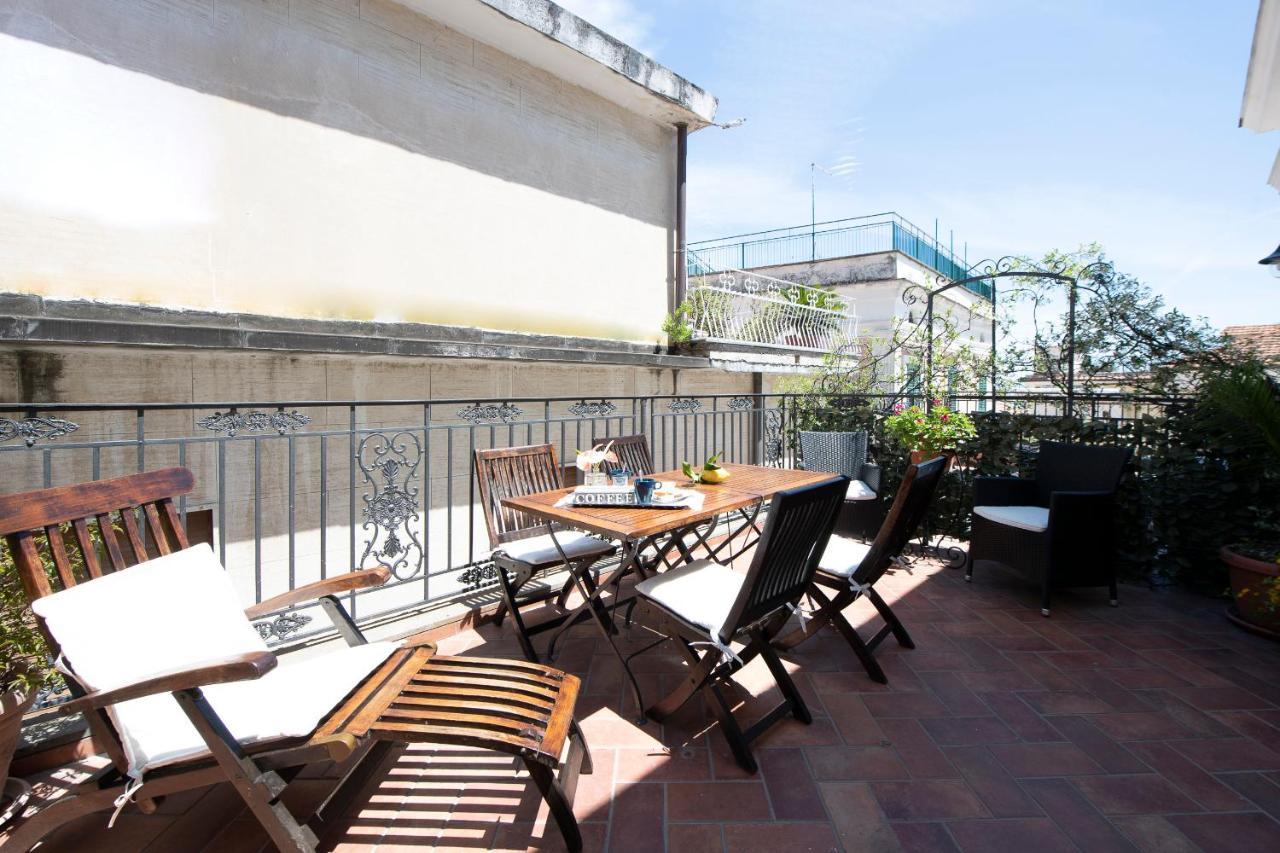 Amalfi Old Square Room & Apartments Екстериор снимка