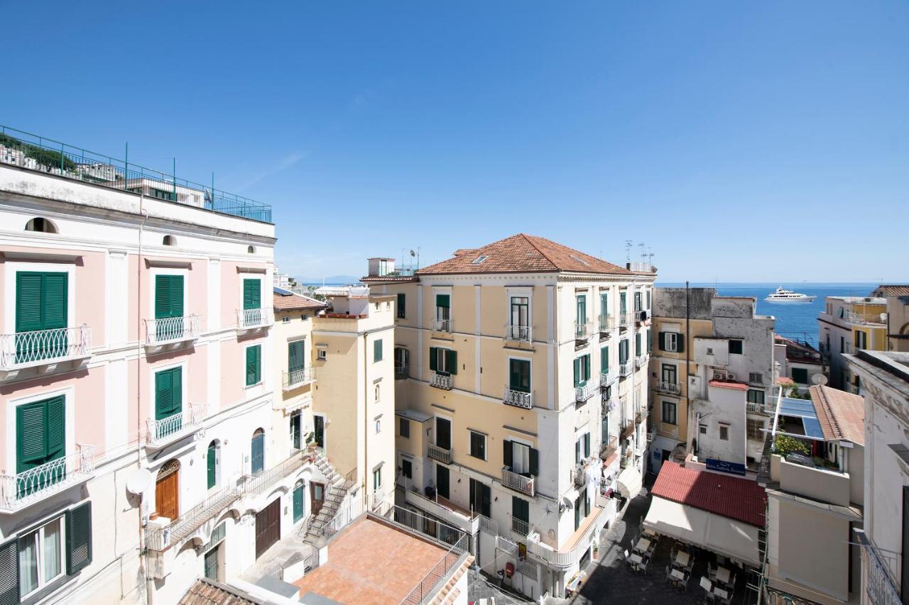Amalfi Old Square Room & Apartments Екстериор снимка