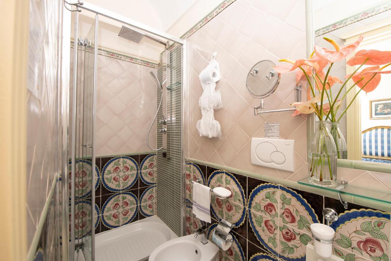 Amalfi Old Square Room & Apartments Екстериор снимка