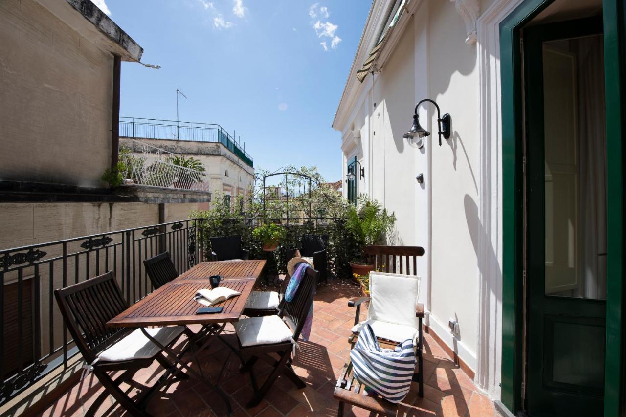 Amalfi Old Square Room & Apartments Екстериор снимка