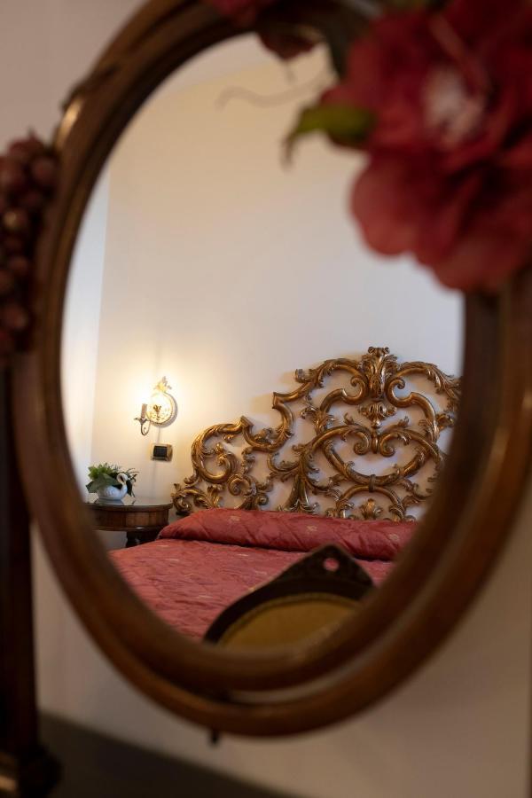 Amalfi Old Square Room & Apartments Екстериор снимка