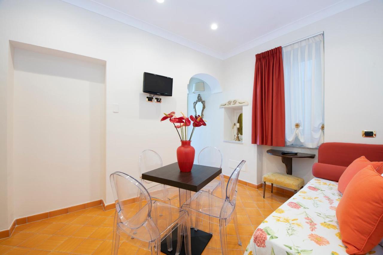 Amalfi Old Square Room & Apartments Екстериор снимка