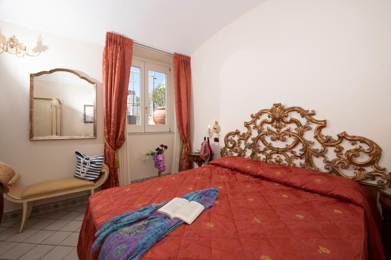 Amalfi Old Square Room & Apartments Екстериор снимка